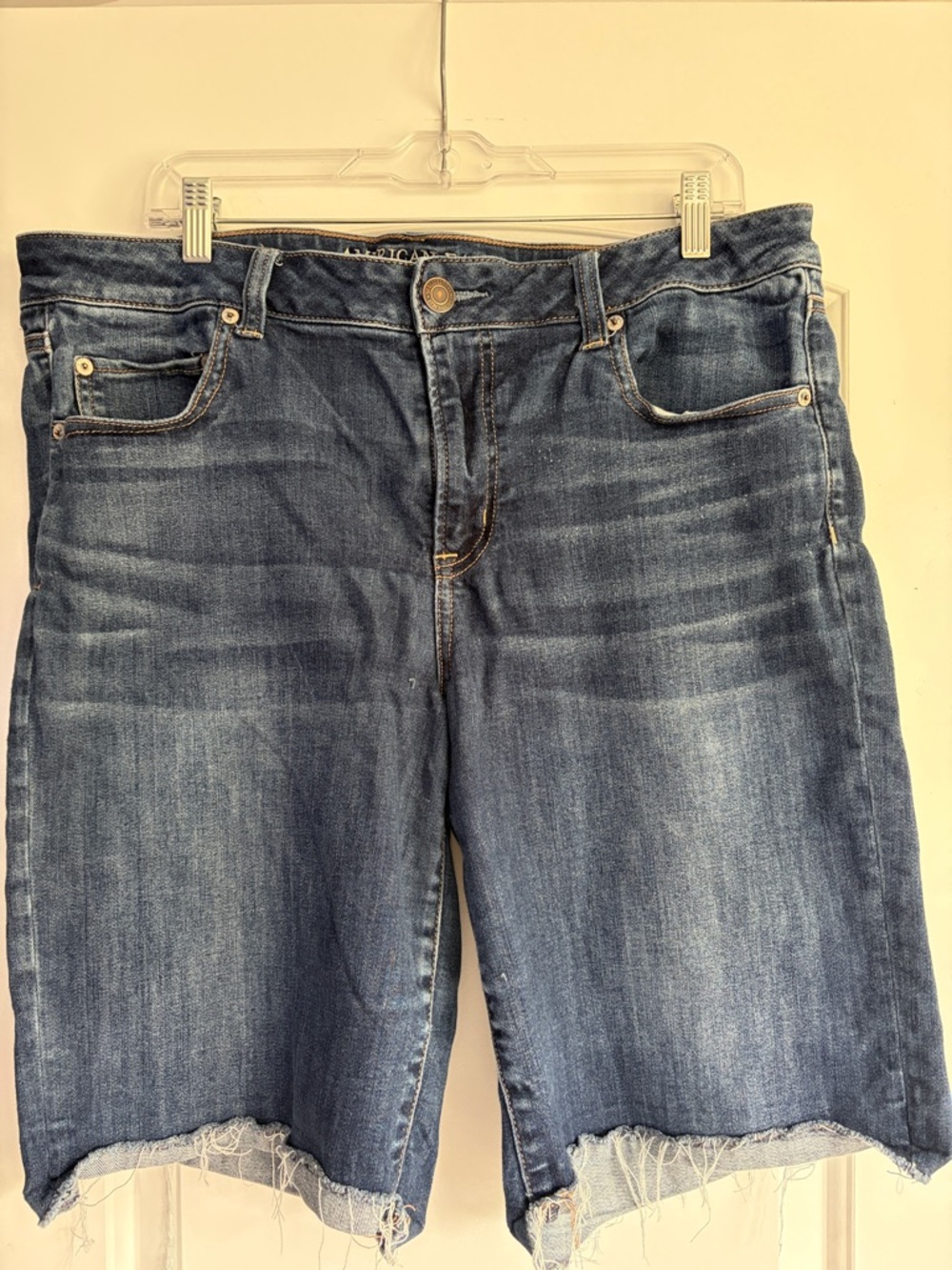 American Eagle Woman’s Skinny Bermuda Jean Shorts 18
